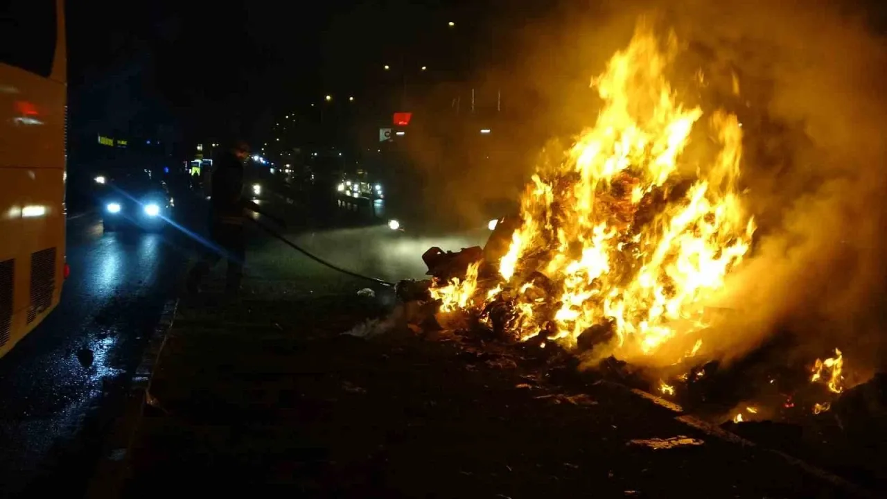 Antalya’da geri dönüşüm kamyonundaki atıklar alev aldı, dumanlar sürücülere zor anlar yaşattı – Ordu Olay Gazetesi