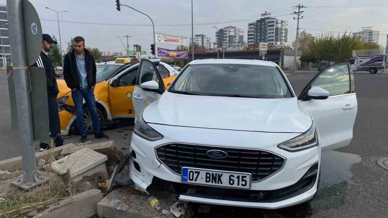 Diyarbakır’da iki otomobil çarpıştı: 1 yaralı – Ordu Olay Gazetesi