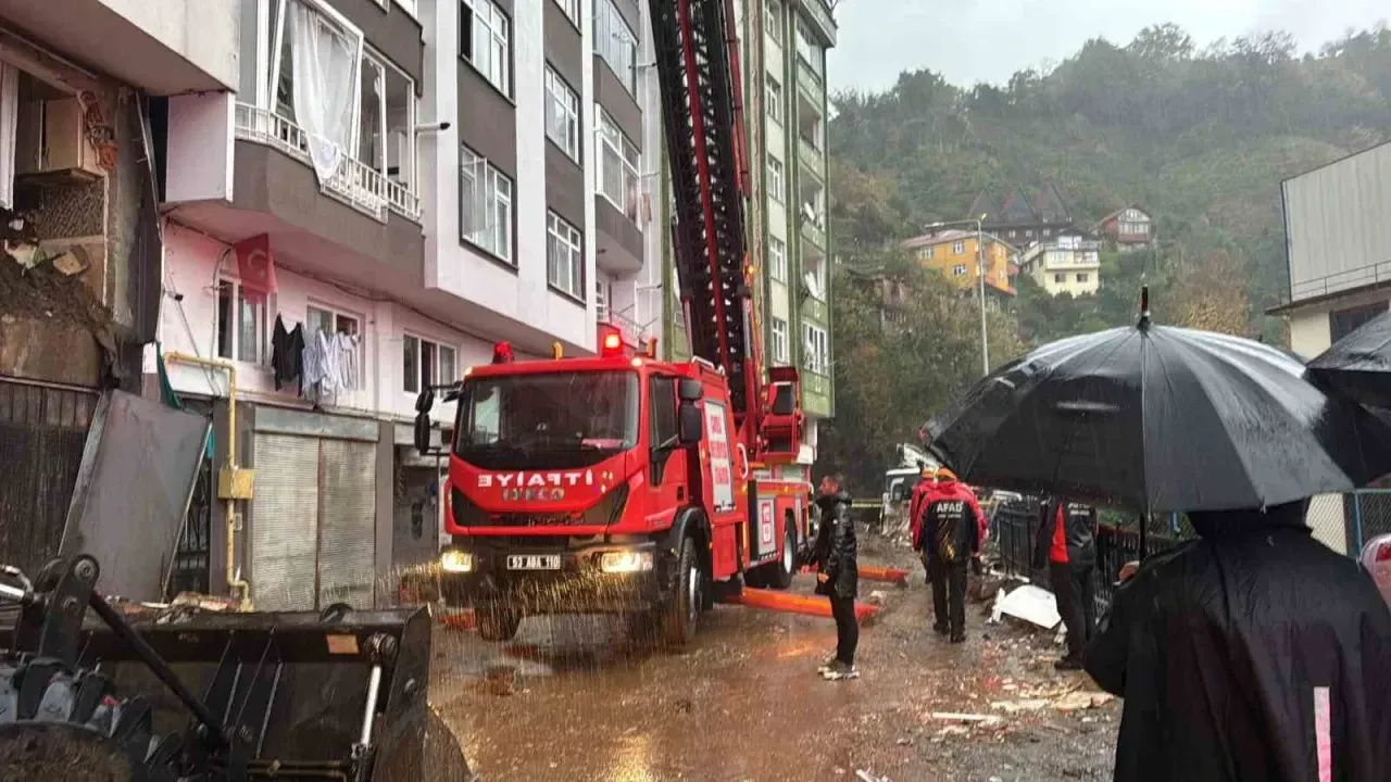 Rize’nin Çayeli İlçesinde Heyelan: 1 Ölü, 4 Yaralı – Ordu Olay Gazetesi